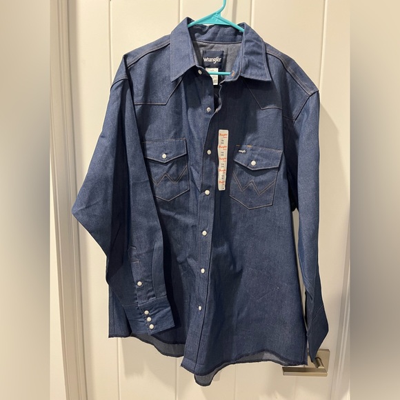 Wrangler Indigo Denim Shirt with Snap Closure - Picture 1 of 6